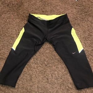 Nike Dry Fit Capri Leggings